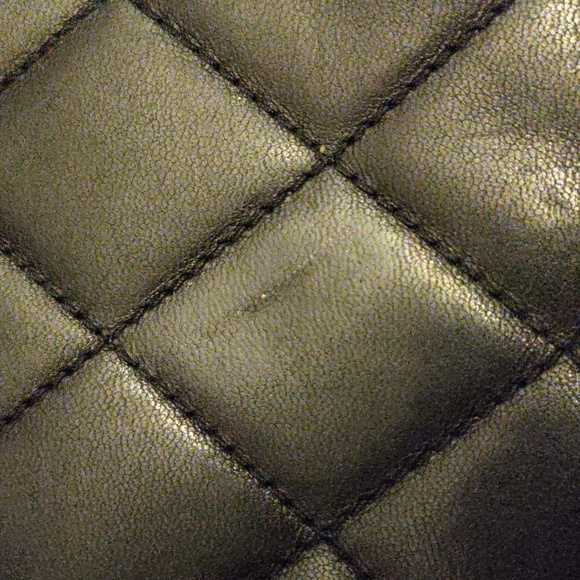 Chanel Black Quilted Leather Shoulder Bag - Picture 12 of 16